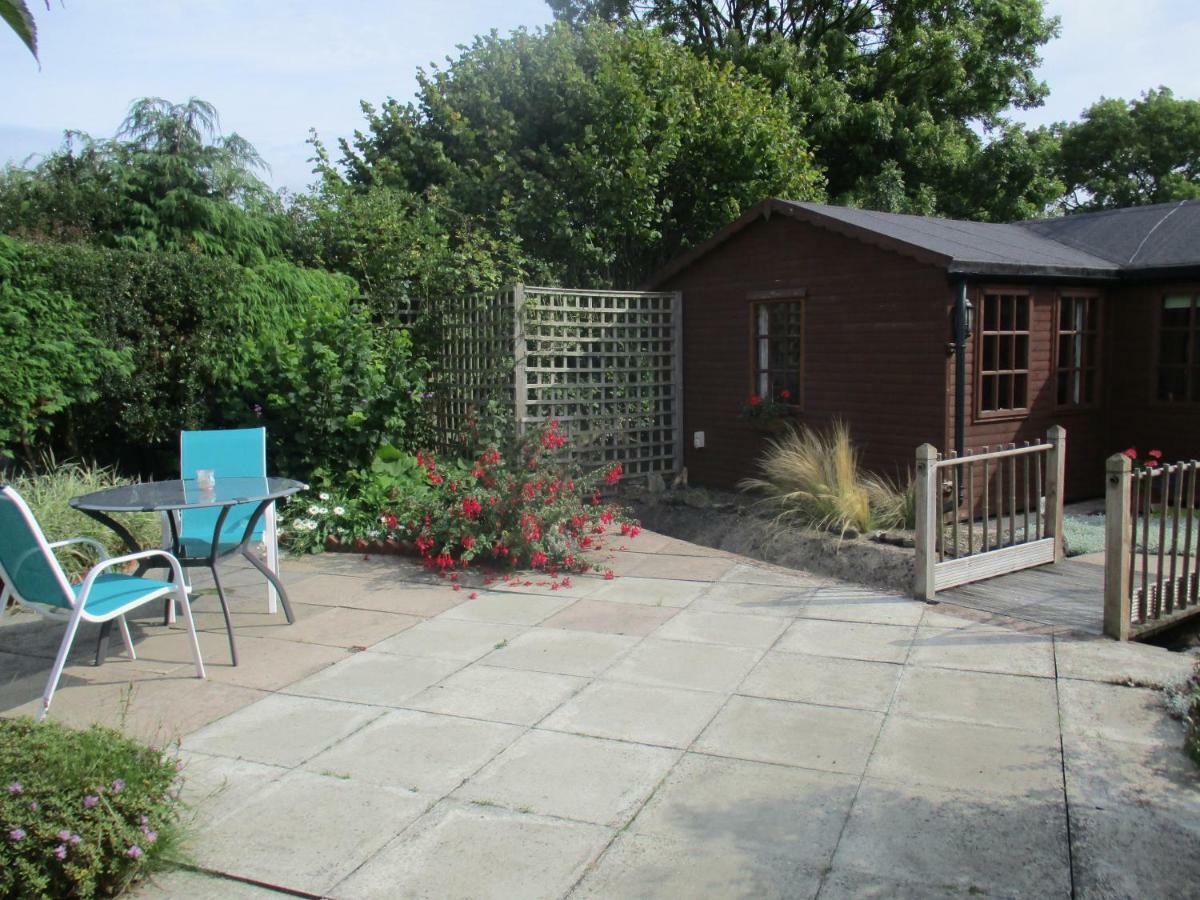 The Garden Lodge Llynclys Exteriér fotografie